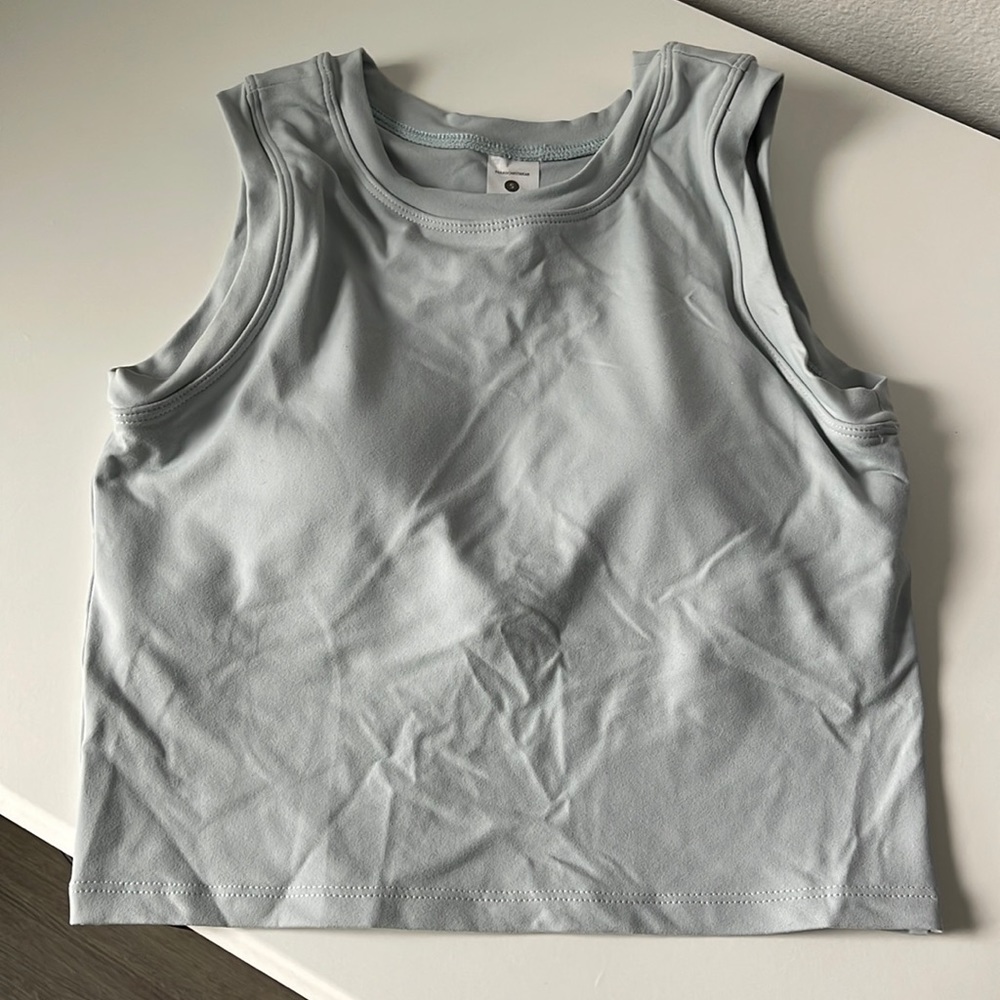 Paragon fitwear cropped tank with built in bra size small